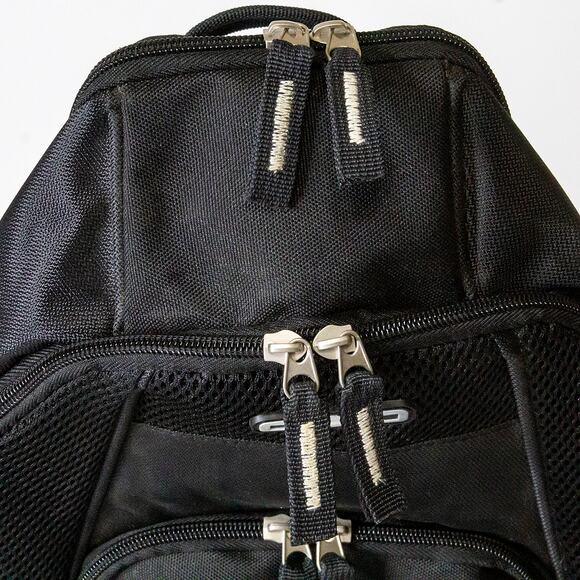 Ogio Labatt Brewing Blue Light Pilsener Backpack Cooler Bag EUC 21H x 12W x 9D - Picture 8 of 13